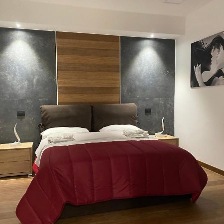 Appartement Eutuxia à Tarente Extérieur photo
